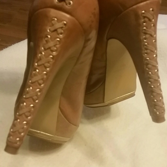 Nine West - Picture 6 of 8